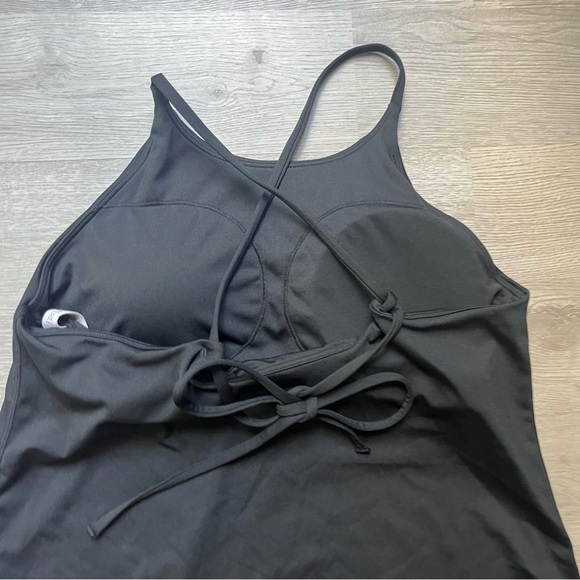 Halara Higher neck cross back performance dress (M) - Picture 4 of 7